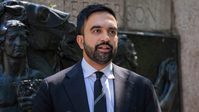 Crowd Chants ‘ALLAHU AKBAR’ as NYC Mayor-Elect Zohran Mamdani Speaks in Mosque