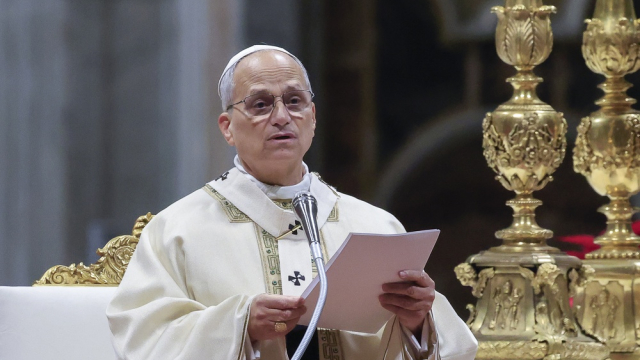 Pope Leo XIV Warns of “Growing Indifference” to War in Easter Address